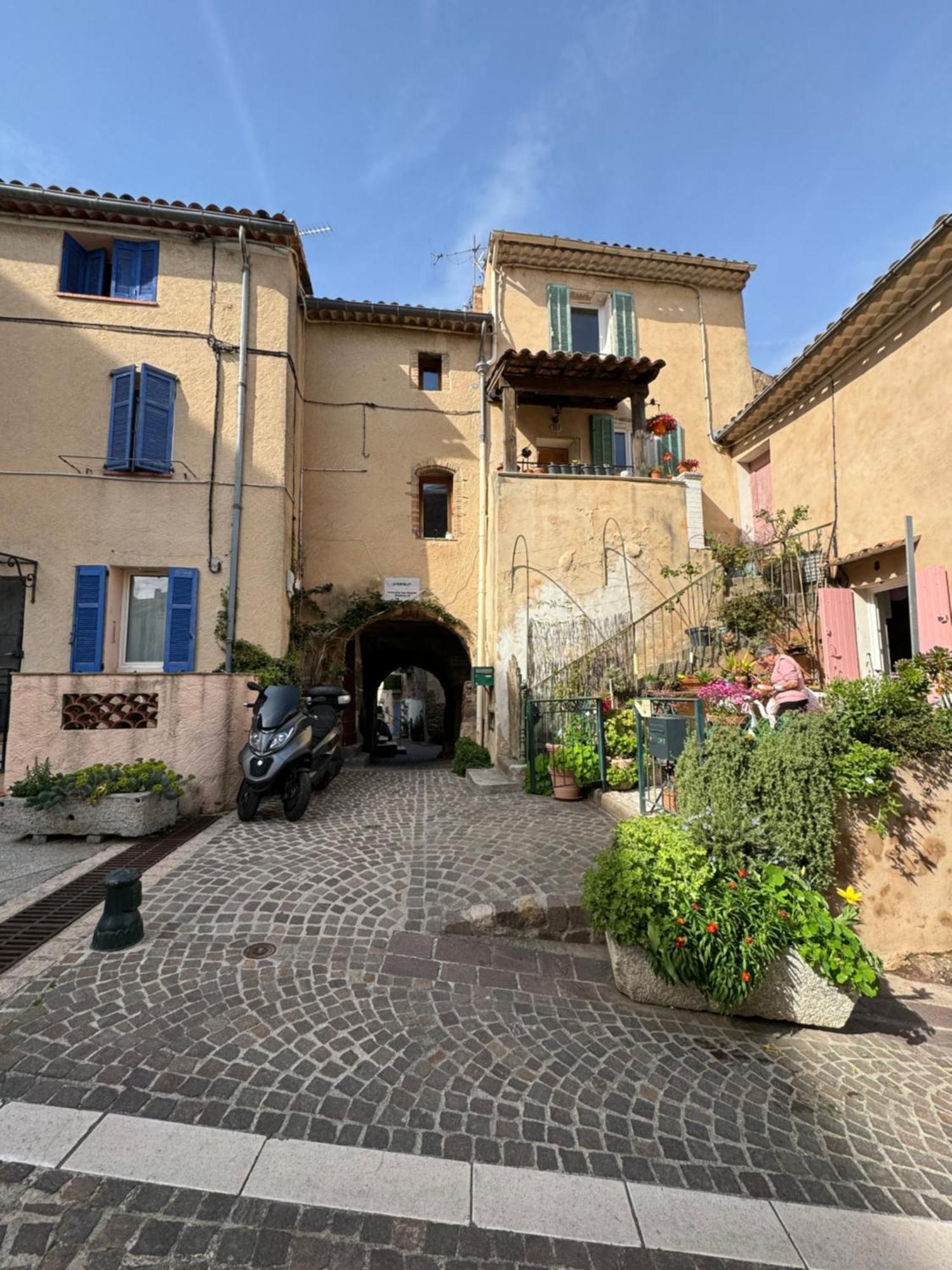 Ferienwohnung Chez Kay Roquebrune-sur Argens Exterior foto